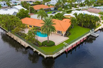 5200 NE 31st Ave, Fort Lauderdale: photo 1 of 58