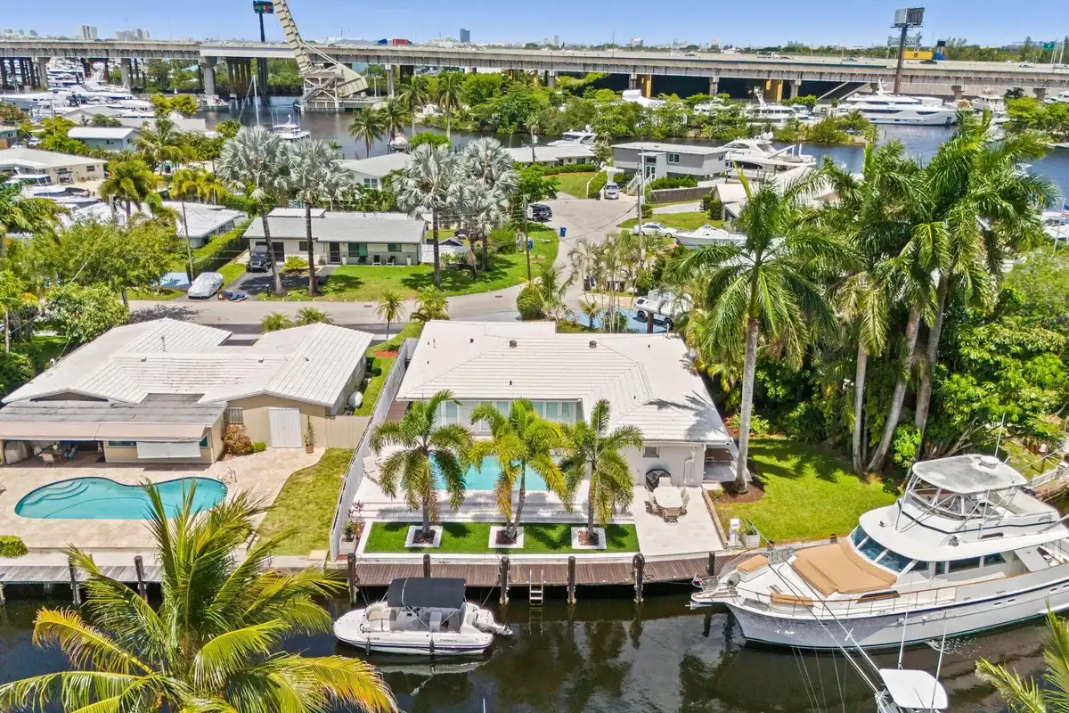 2131 SW 23rd Ave, Fort Lauderdale: photo 1 of 29