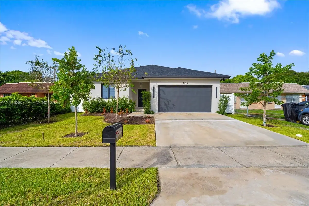 1615 NW 8th Ave, Fort Lauderdale: photo 1 of 31